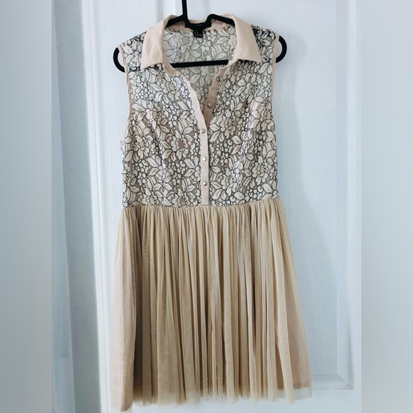 Forever 21 Dresses & Skirts - Forever 21 Floral Lace Overlay Top
